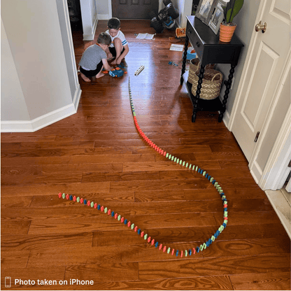 Domino Express™ – Automatic Domino-Laying Train Set